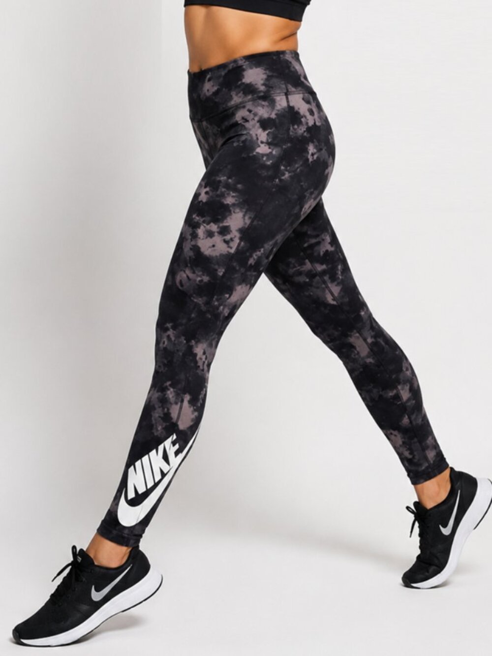 Nike Women's Sportswear Leg-A-See High Waist Graphic Leggings